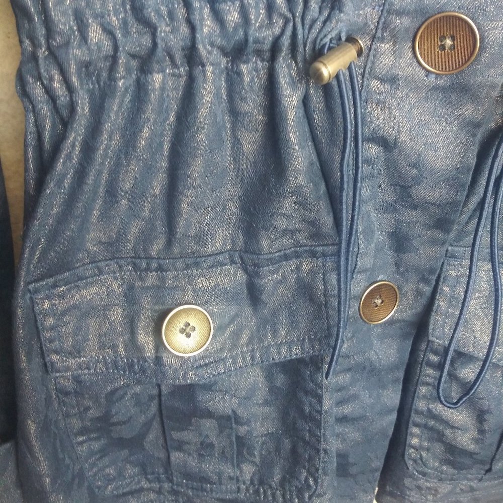 CHICO's Anorak Utility Metallic Blue Chambray Jacket Women's Size 1 (8/1… - Picture 10 of 16
